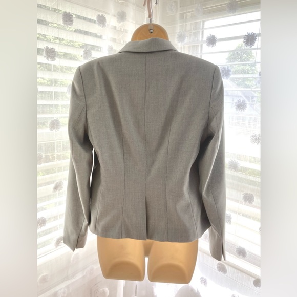 grey blazer with one button - Picture 3 of 3